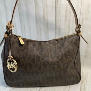 Michael Kors Jet Set Shoulder Bag